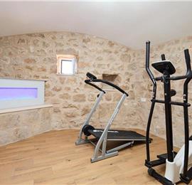4 Bedroom Villa with pool and terrace near Dubrovnik, Sleeps 8